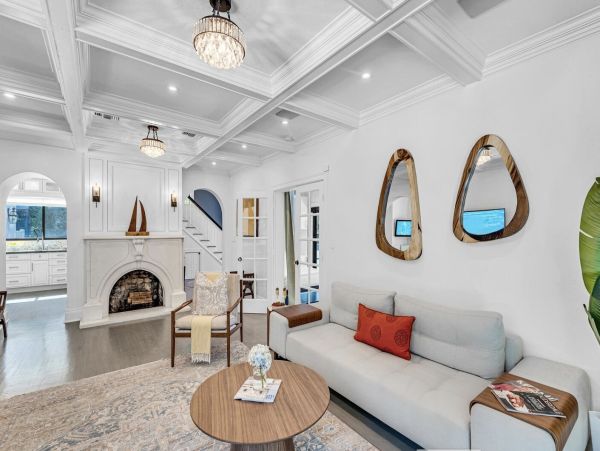 Luxurious 4-Bedroom Retreat Near Las Olas Blvd with Heated Pool